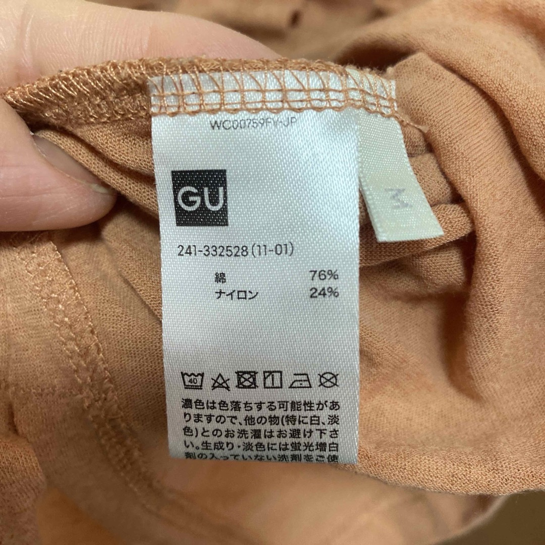 GU(ジーユー)のGU  カラーシアーTシャツ　くすみオレンジ　M レディースのトップス(Tシャツ(長袖/七分))の商品写真