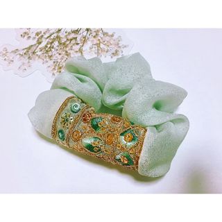 シュシュ 爽やかなパステルミントグリーン インド刺繍リボン付(ヘアアクセサリー)