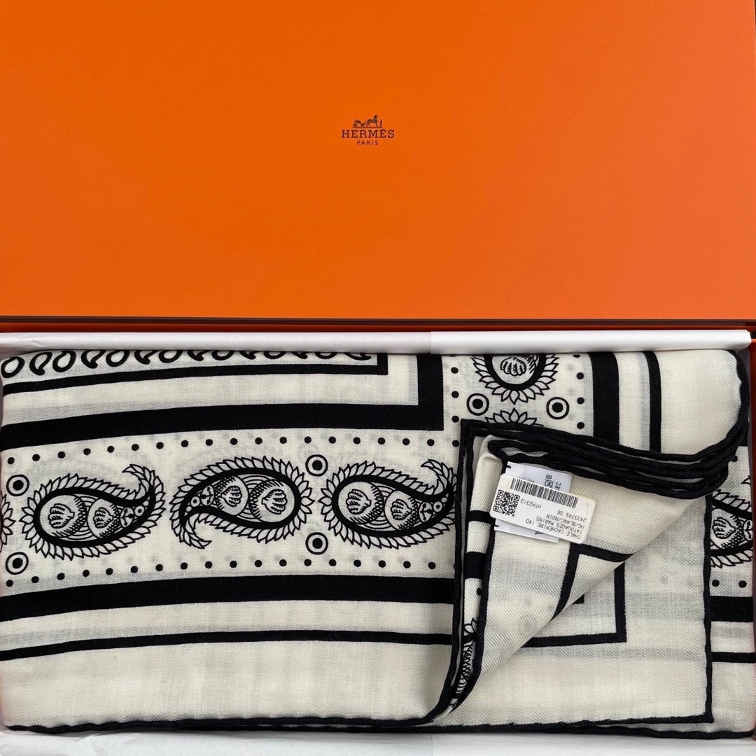 Hermes(エルメス)の✨クーポン期間限定価格✨入手困難 エルメス カシシル 船乗りのタトゥー 新品 レディースのファッション小物(マフラー/ショール)の商品写真