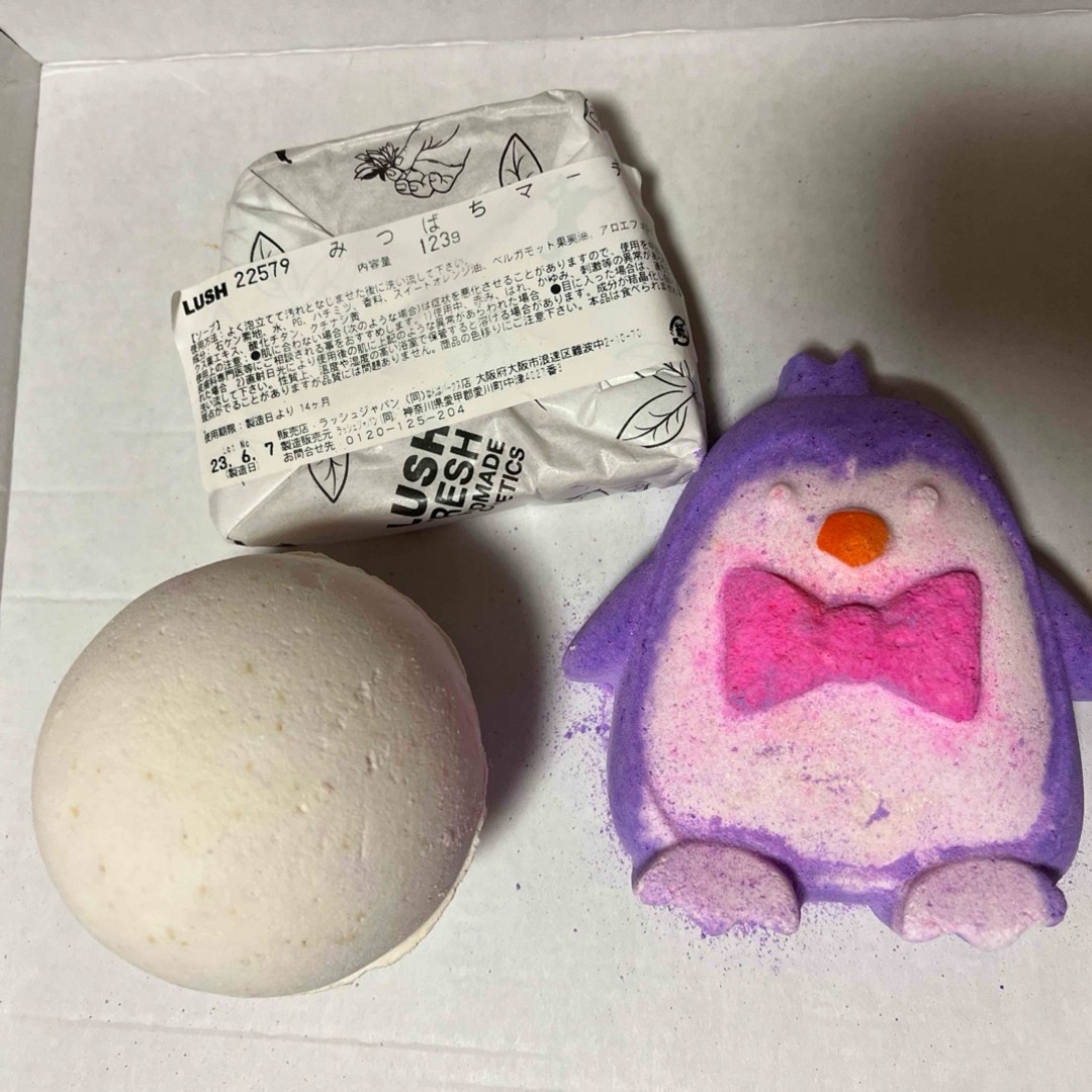 LUSH(ラッシュ)のLUSH みつばちマーチ　バスボム コスメ/美容のボディケア(ボディソープ/石鹸)の商品写真