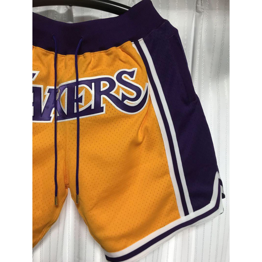 MITCHELL & NESS(ミッチェルアンドネス)のJust Don×Mitchell&Ness LA Lakers LeBron スポーツ/アウトドアのスポーツ/アウトドア その他(バスケットボール)の商品写真