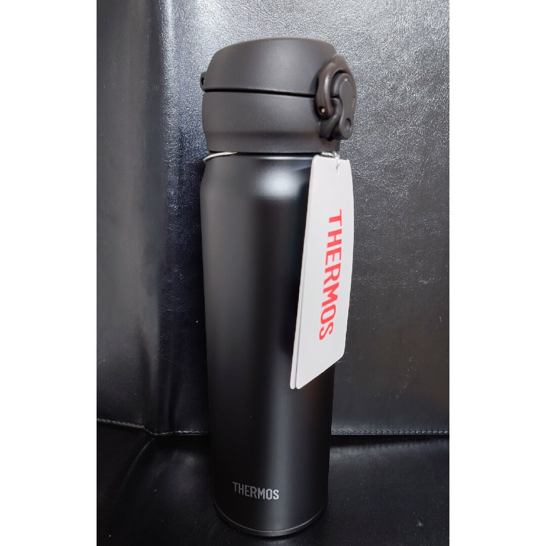 THERMOS(サーモス)の即決OK！新品未使用　サーモスケータイマグ　ディープブラック　0.6l　箱無し インテリア/住まい/日用品のキッチン/食器(弁当用品)の商品写真