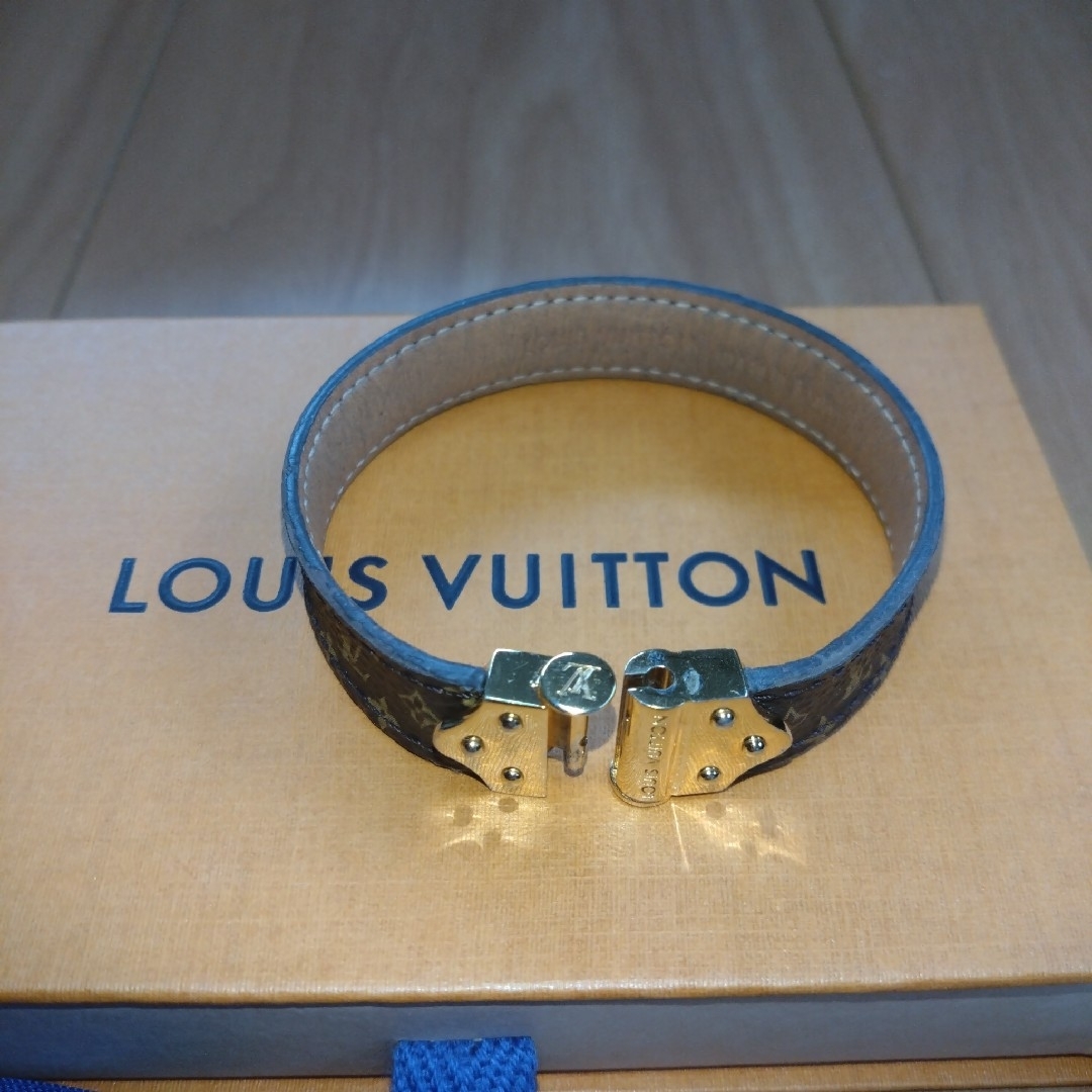 LOUIS VUITTON(ルイヴィトン)のルイヴィトン M8112F ブレスレット・スピリット レディースのアクセサリー(ブレスレット/バングル)の商品写真