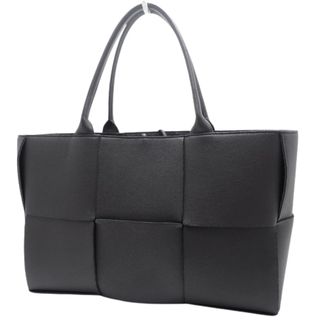 BOTTEGAVENETA(ボッテガヴェネタ) イントレチャート ミディアム アルコ トートバッグ 肩掛け ショッピングバッグ ビジネスバッグ カーフ ブラック黒 ゴールド金具 609175VCP118425(2024年3月現在現行品) ユニセックス 40802080590【中古】【アラモード】