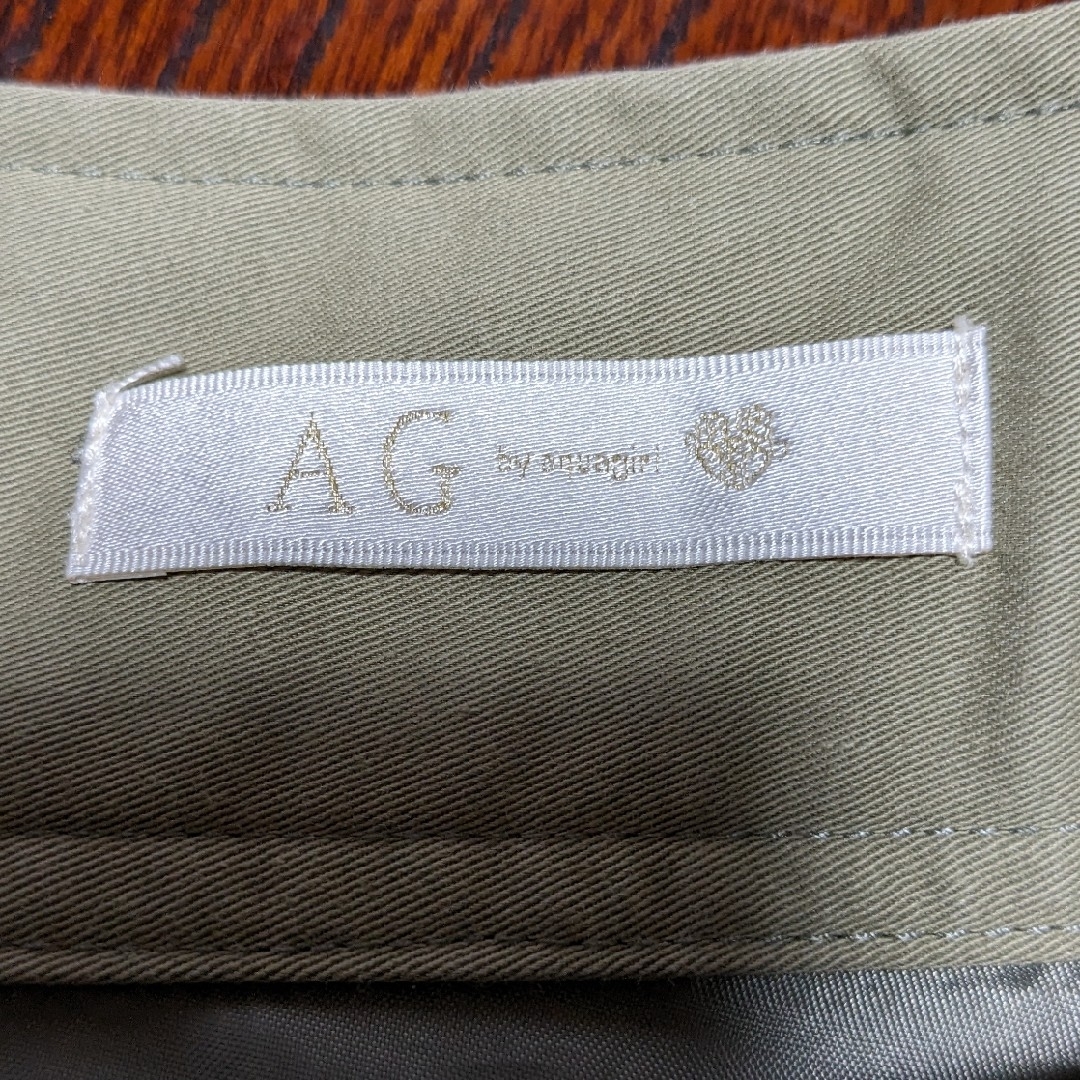 AG by aquagirl(エージーバイアクアガール)のエージーバイアクアガール ワンタック フレアスカート ミモレ丈スカート カーキ レディースのスカート(ロングスカート)の商品写真