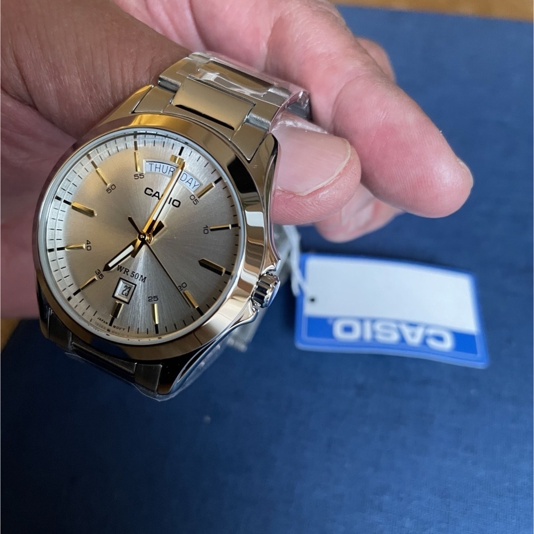 CASIO(カシオ)のカシオ　アナログ腕時計　新品　レトロモダンデザイン　シルバー海外輸入モデル メンズの時計(腕時計(アナログ))の商品写真