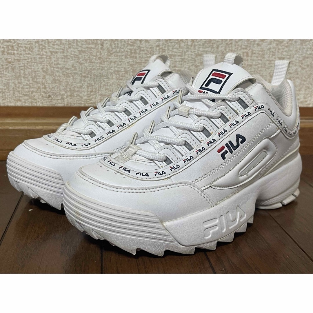 FILA(フィラ)のFILA DISTRACER TAPEYTAPE 23.5cm レディースの靴/シューズ(スニーカー)の商品写真