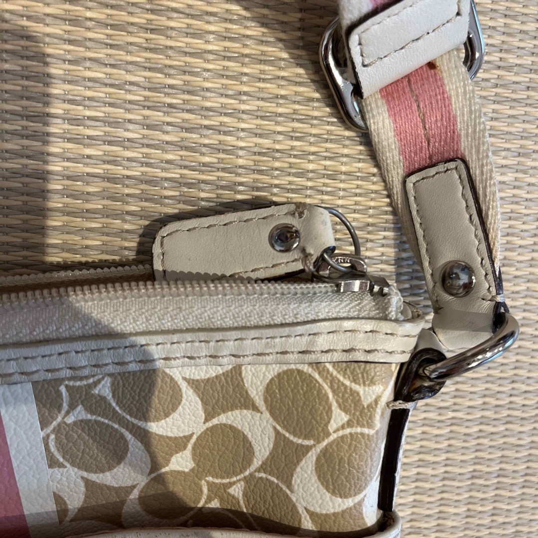 COACH(コーチ)のcoach ポシェット　中古品 レディースのバッグ(ショルダーバッグ)の商品写真