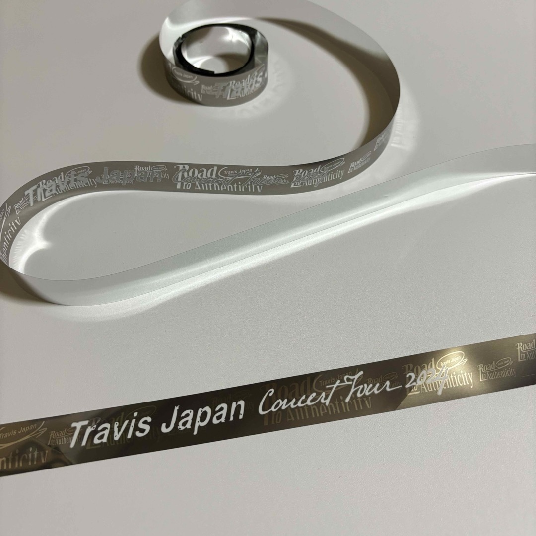 Johnny's(ジャニーズ)のTravisJapan 銀テープ エンタメ/ホビーのタレントグッズ(アイドルグッズ)の商品写真