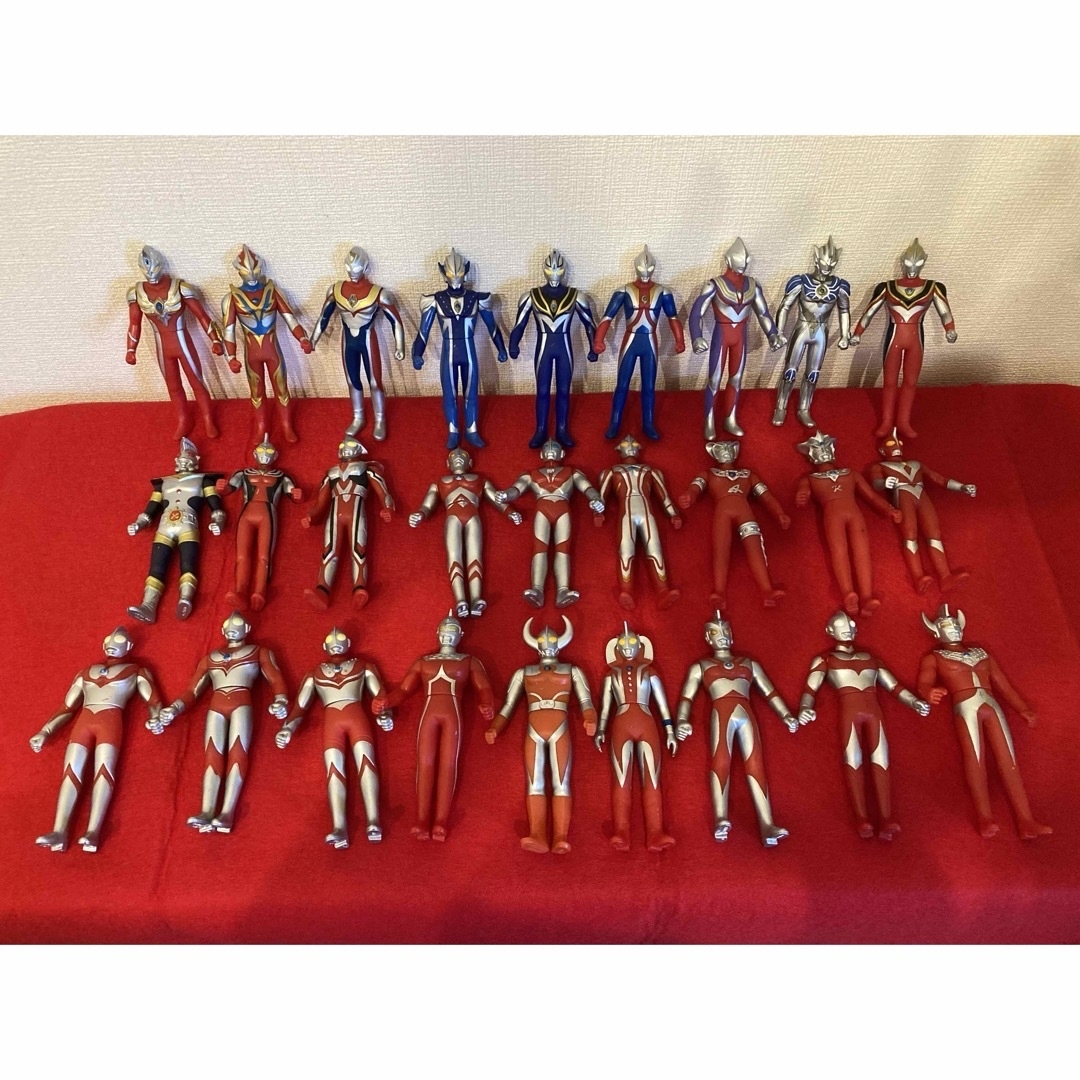 BANDAI(バンダイ)の【美品】 ソフビ ウルトラマン 13センチ 27体 まとめ売り エンタメ/ホビーのフィギュア(特撮)の商品写真