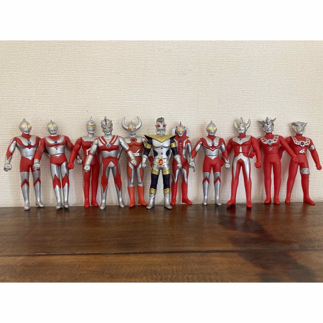 BANDAI(バンダイ)の【美品】 ソフビ ウルトラマン 13センチ 27体 まとめ売り エンタメ/ホビーのフィギュア(特撮)の商品写真