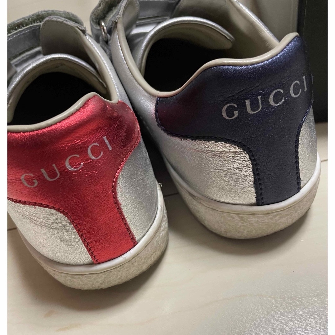 Gucci(グッチ)の中古　グッチ　チルドレン　エースレザースニーカー　シルバー　 キッズ/ベビー/マタニティのキッズ靴/シューズ(15cm~)(スニーカー)の商品写真