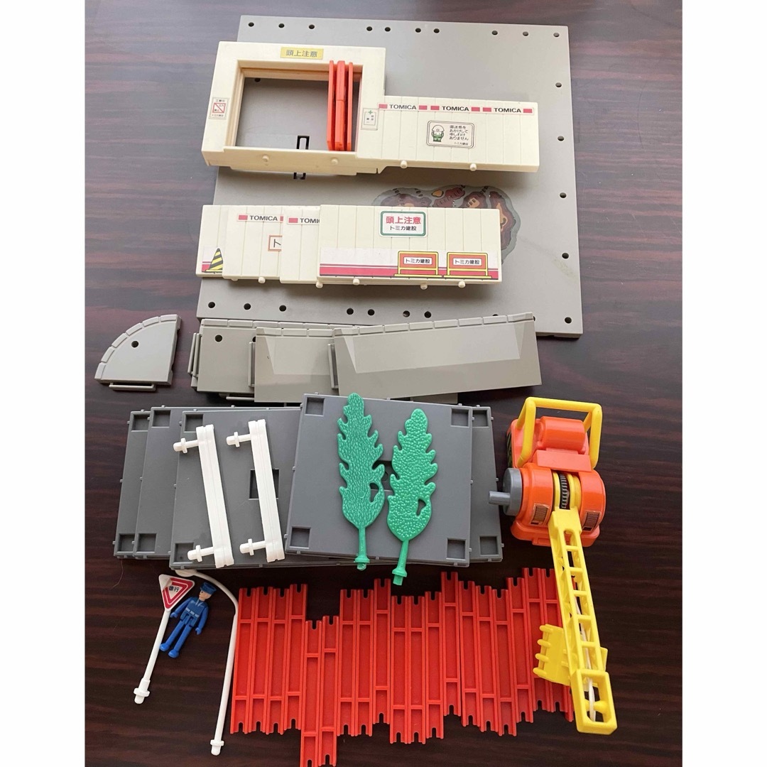 Takara Tomy - 旧トミカタウン ビル工事現場の通販 by るーしっ Takara Tomy - 旧トミカタウン ビル工事現場の通販 by るーしっ