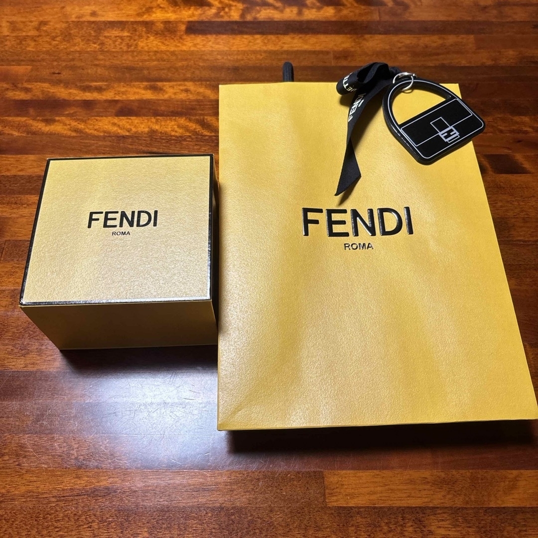 FENDI(フェンディ)のFENDI 空箱 ショップ袋 レディースのバッグ(ショップ袋)の商品写真