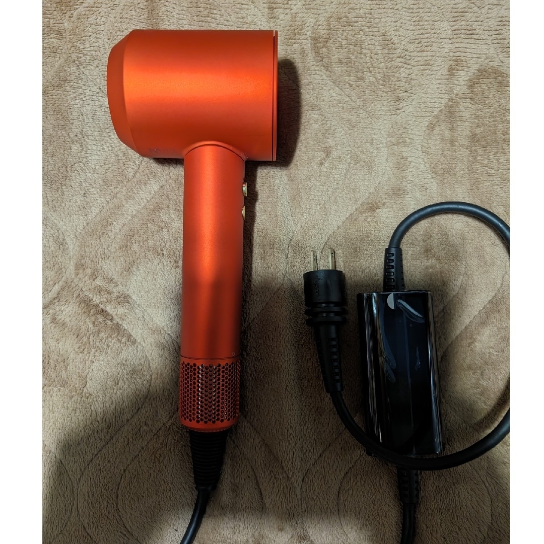 Dyson(ダイソン)の除菌済み 正規品 限定色ダイソンドライヤー  トパーズオレンジ スマホ/家電/カメラの美容/健康(ドライヤー)の商品写真