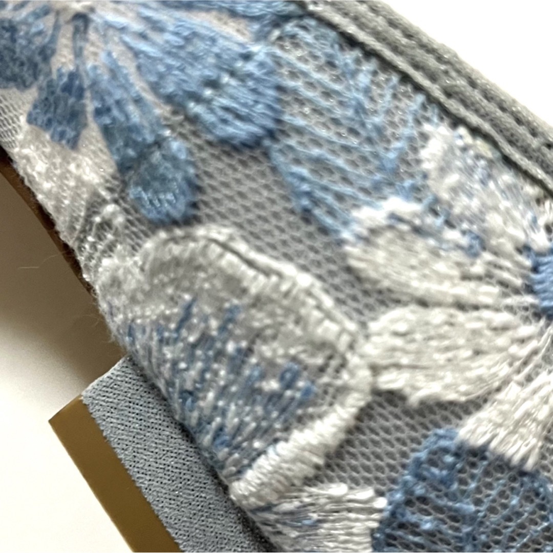 GINZA Kanematsu(ギンザカネマツ)の極美品！銀座かねまつ　花柄刺繍　春　フラット　パンプス　ブルー　23 レディースの靴/シューズ(ハイヒール/パンプス)の商品写真