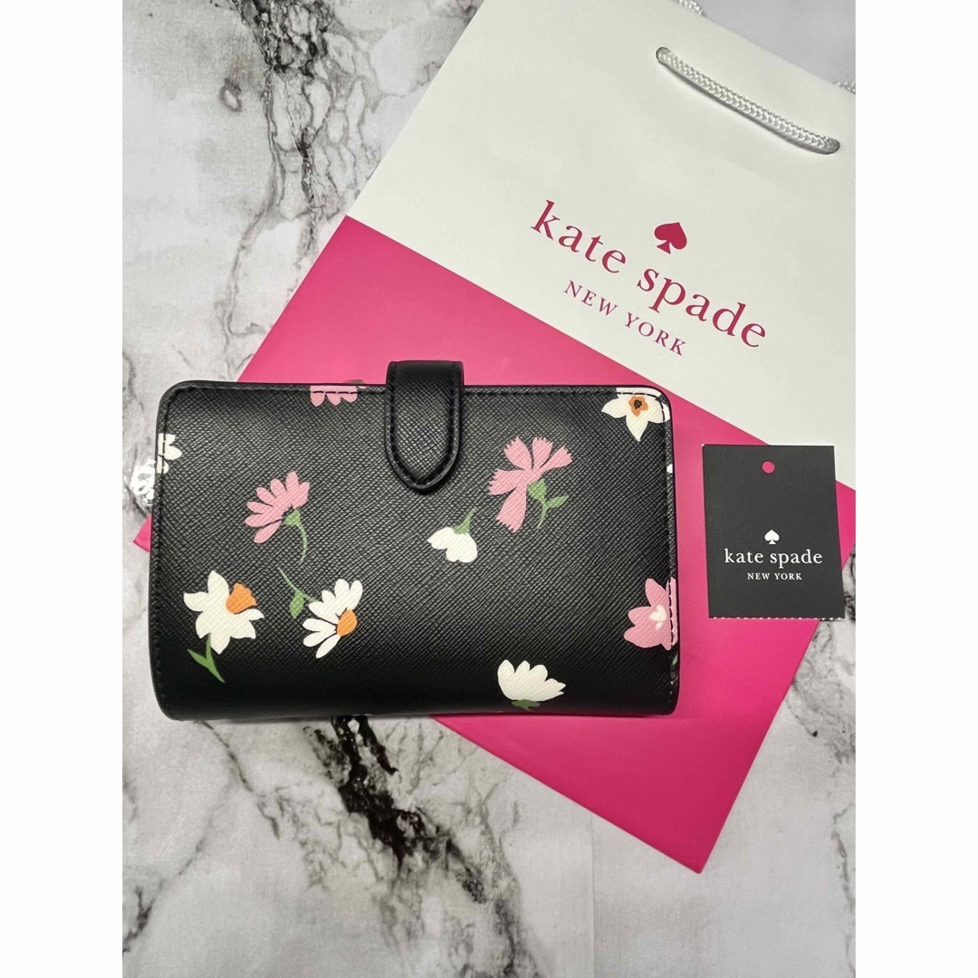 kate spade new york(ケイトスペードニューヨーク)の【新品未使用】02 ケイトスペード ミディアム   二つ折り財布  フローラル レディースのファッション小物(財布)の商品写真