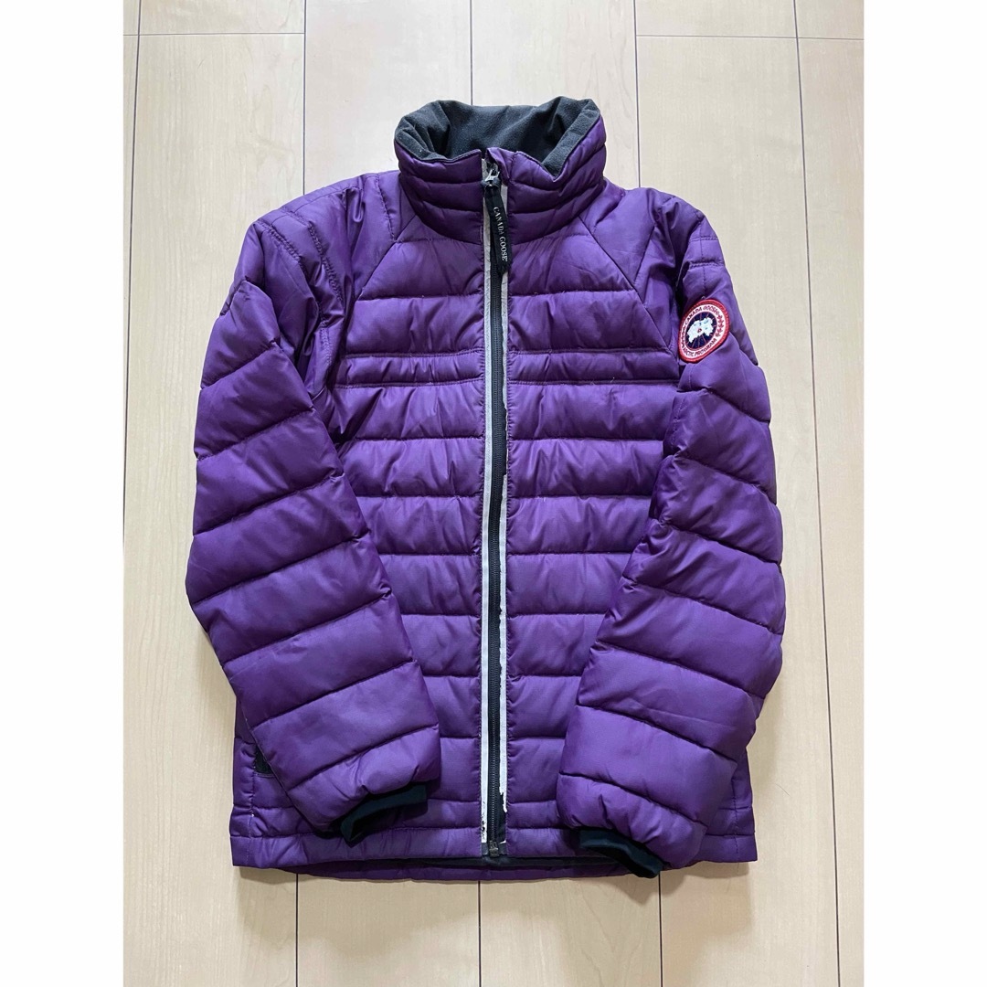 CANADA GOOSE(カナダグース)の本物カナダグースCANADA GOOSEのパープル系のダウンジャケット　MM レディースのジャケット/アウター(ダウンジャケット)の商品写真