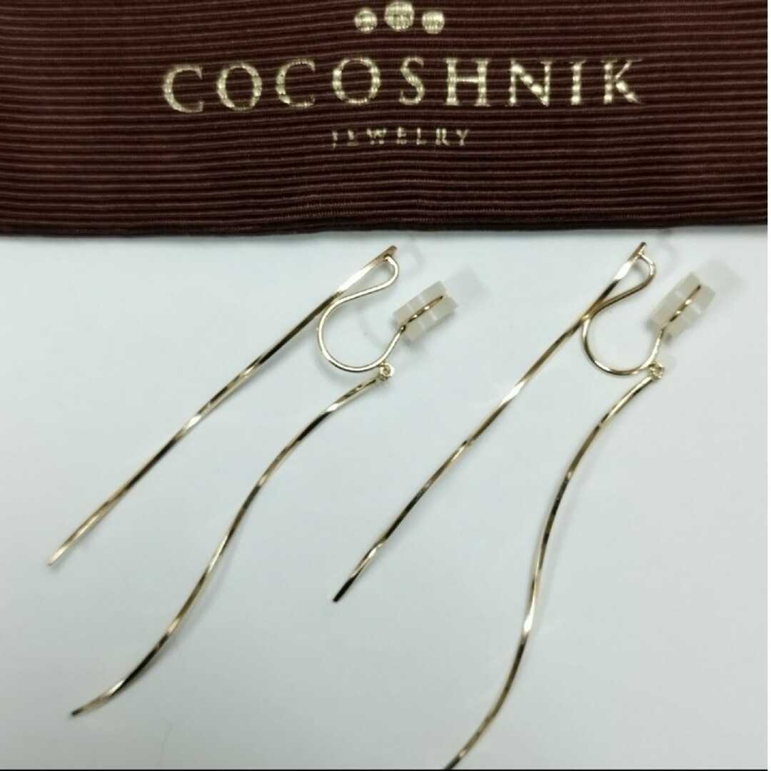 COCOSHNIK(ココシュニック)のCOCOSHNIK K10 イヤリング ロング レディースのアクセサリー(イヤリング)の商品写真