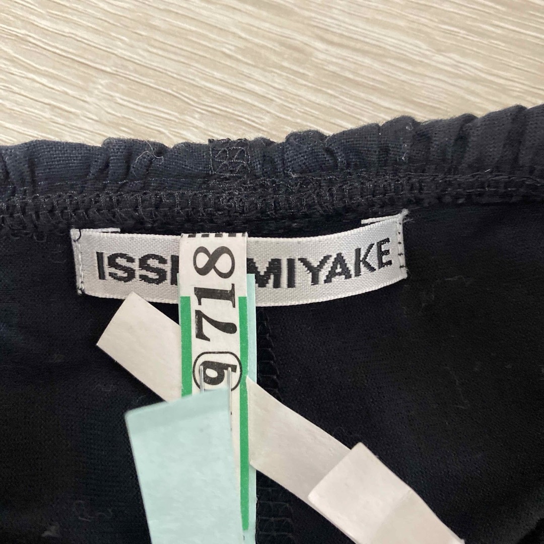 ISSEY MIYAKE(イッセイミヤケ)の美品　ISSEY MIYAKE  三宅一生　ワンピース　クリーニング済み　黒 レディースのワンピース(ひざ丈ワンピース)の商品写真