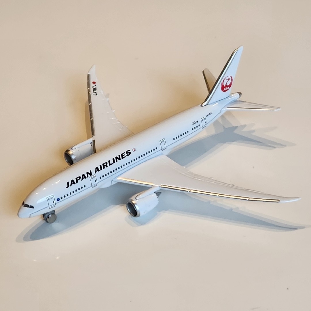 JAL　ボーイング787　模型 エンタメ/ホビーのテーブルゲーム/ホビー(航空機)の商品写真