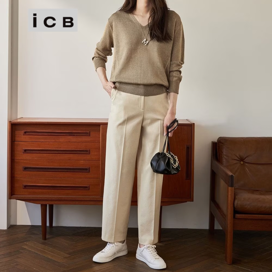 ICB(アイシービー)の美品 iCB ♡ペーパーブレンドシャインニット Vネックプルオーバー レディースのトップス(ニット/セーター)の商品写真