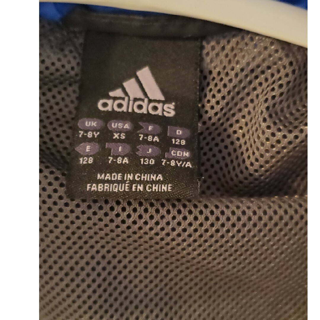 adidas(アディダス)のadidas ナイロンフードジャケット　サイズ130 キッズ/ベビー/マタニティのキッズ服男の子用(90cm~)(ジャケット/上着)の商品写真