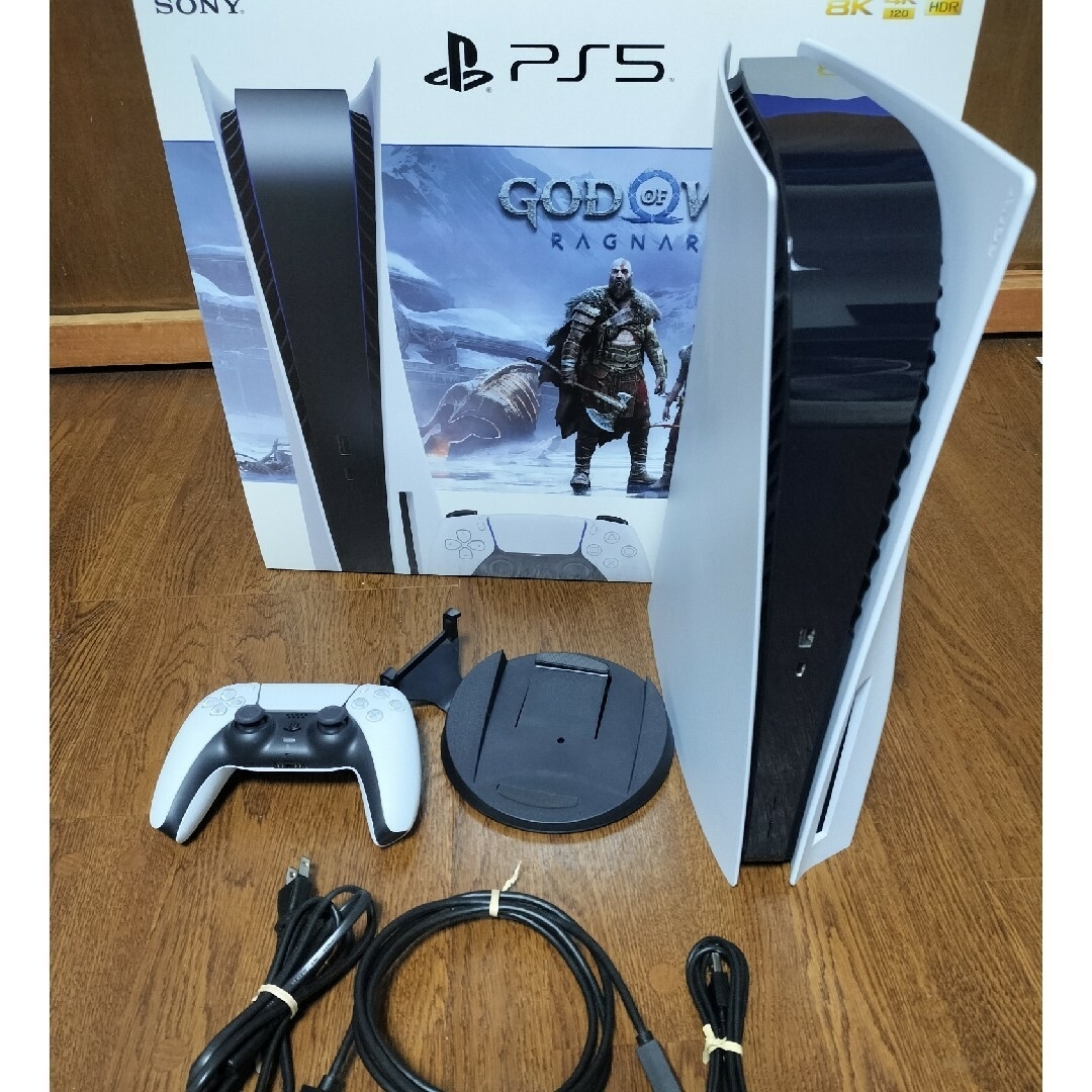 PlayStation(プレイステーション)のSONY PlayStation5 CFI-1200A01 エンタメ/ホビーのゲームソフト/ゲーム機本体(家庭用ゲーム機本体)の商品写真