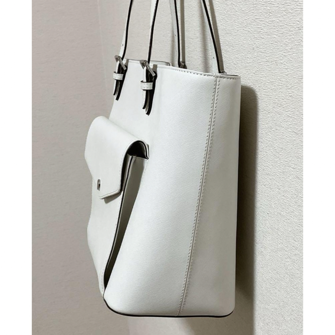 Michael Kors(マイケルコース)のマイケルコース ショルダー トートバッグ 美品 白 ホワイト A4 シンプル レディースのバッグ(トートバッグ)の商品写真