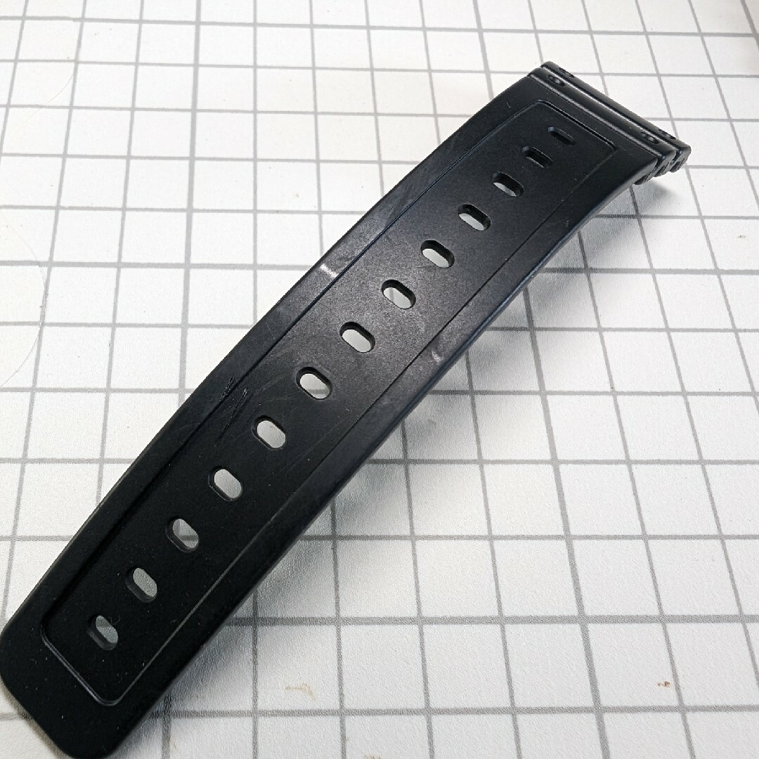G-SHOCK(ジーショック)のG-SHOCK 純正 DW5600 ベルト ゴールド遊環 メンズの時計(腕時計(デジタル))の商品写真