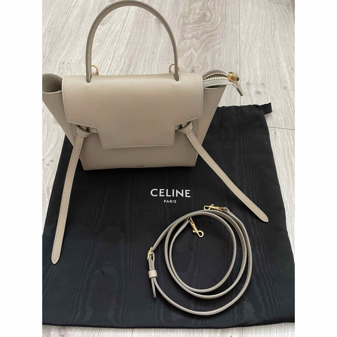 celine(セリーヌ)のセリーヌ　celine ナノ ベルトバッグ  ライトトープ レディースのバッグ(ハンドバッグ)の商品写真