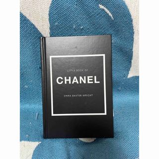 シャネル(CHANEL)のＬＩＴＴＬＥ　ＢＯＯＫ　ＯＦ　ＣＨＡＮＥＬ（Ｈ）(洋書)