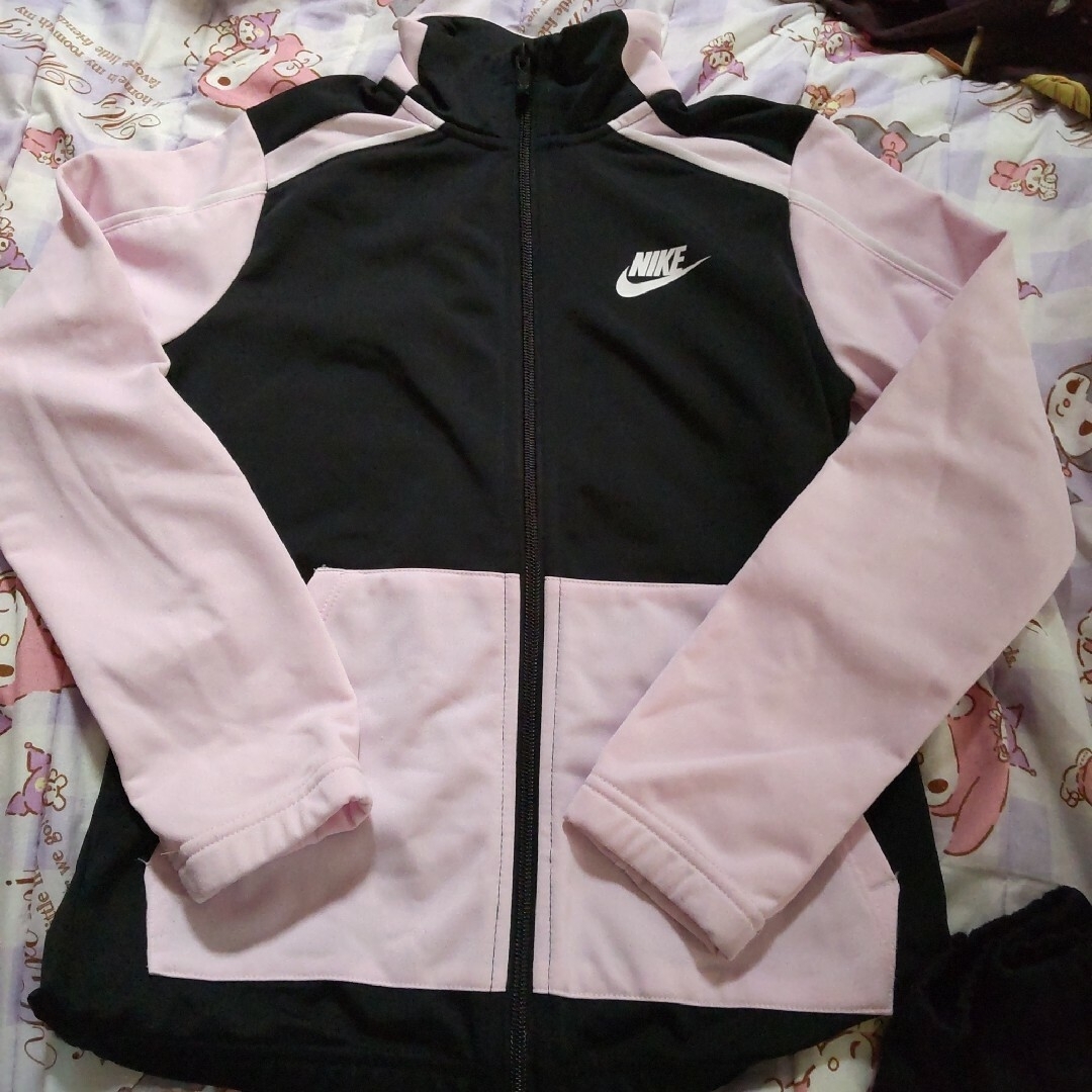 NIKE(ナイキ)のNIKE ジャージセット140cm キッズ/ベビー/マタニティのキッズ服女の子用(90cm~)(その他)の商品写真