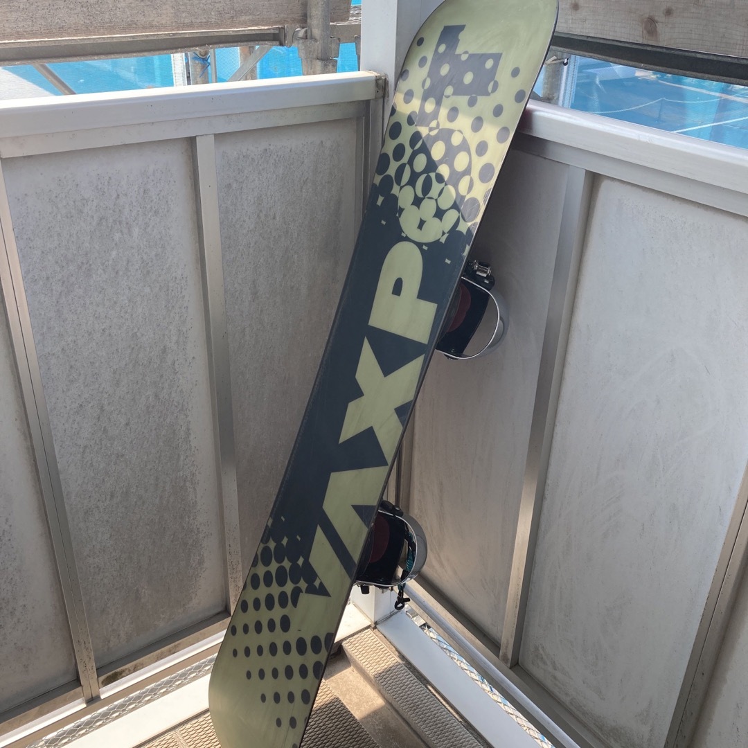 VAXPOT(バックスポット)のスノーボード　板ビンディングセット スポーツ/アウトドアのスノーボード(ボード)の商品写真