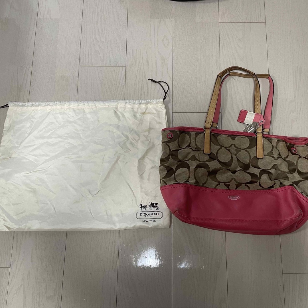 COACH(コーチ)のCOACH（コーチ）　ハンドバッグ　ピンク レディースのバッグ(ハンドバッグ)の商品写真