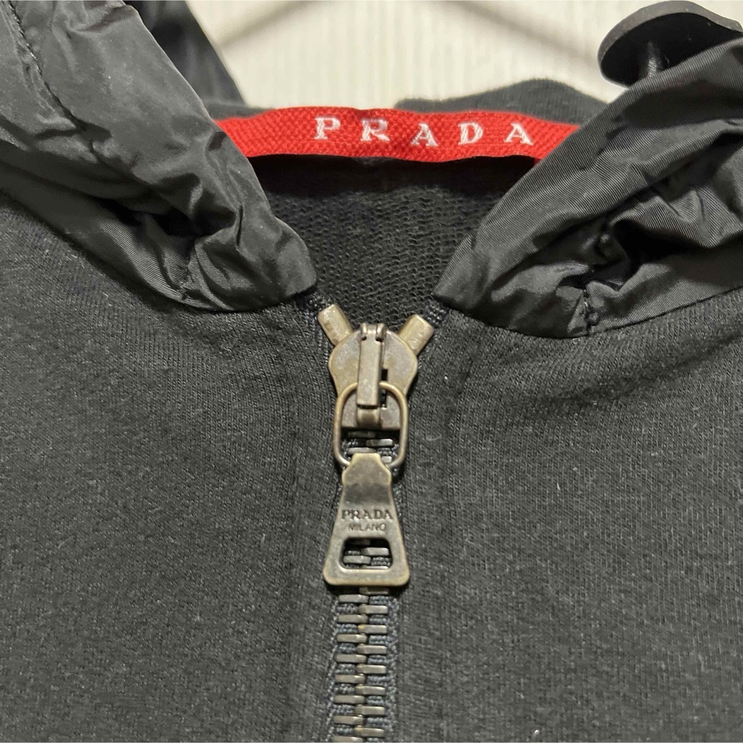 PRADA(プラダ)のPRADA プラダ フード付き パーカー 黒 Lサイズ レディースのトップス(パーカー)の商品写真