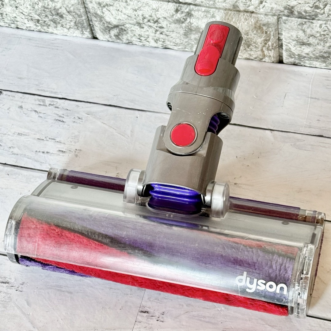 Dyson(ダイソン)のDyson Cyclone V10 fluffy スタンドセット スマホ/家電/カメラの生活家電(掃除機)の商品写真