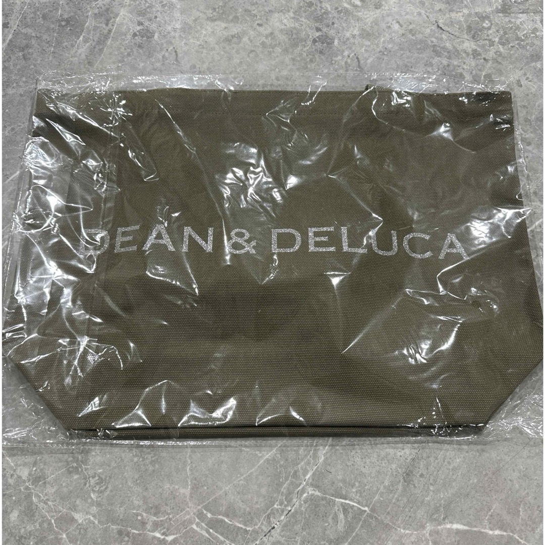 DEAN & DELUCA(ディーンアンドデルーカ)のDEAN&DELUCA　ディーン＆デルーカ　トートバッグ　Lサイズ　新品　カーキ レディースのバッグ(トートバッグ)の商品写真