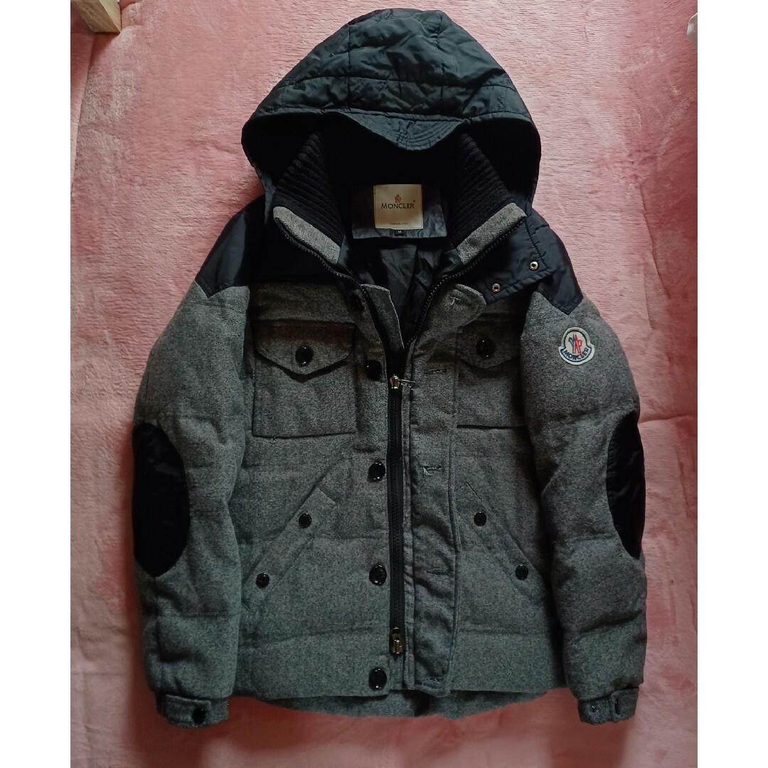 MONCLER(モンクレール)の★モンクレール【MONCLER】お洒落グレー柄×黒ブラック異素材ダウンジャケット メンズのジャケット/アウター(ダウンジャケット)の商品写真