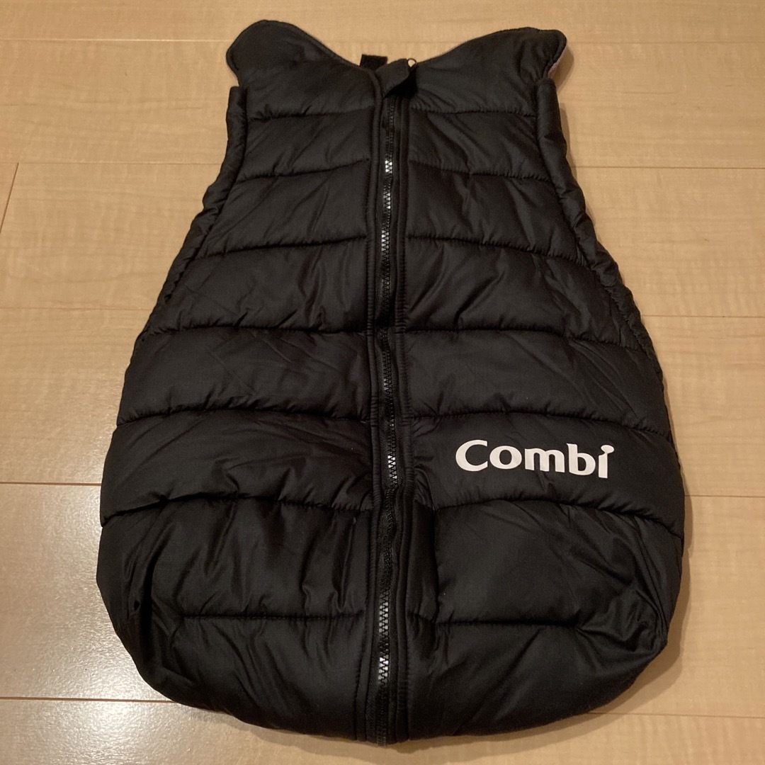 combi(コンビ)のCombi コンビマルチフィット フットマフ ベビーカー用足カバー 防寒具 キッズ/ベビー/マタニティの外出/移動用品(ベビーカー用アクセサリー)の商品写真