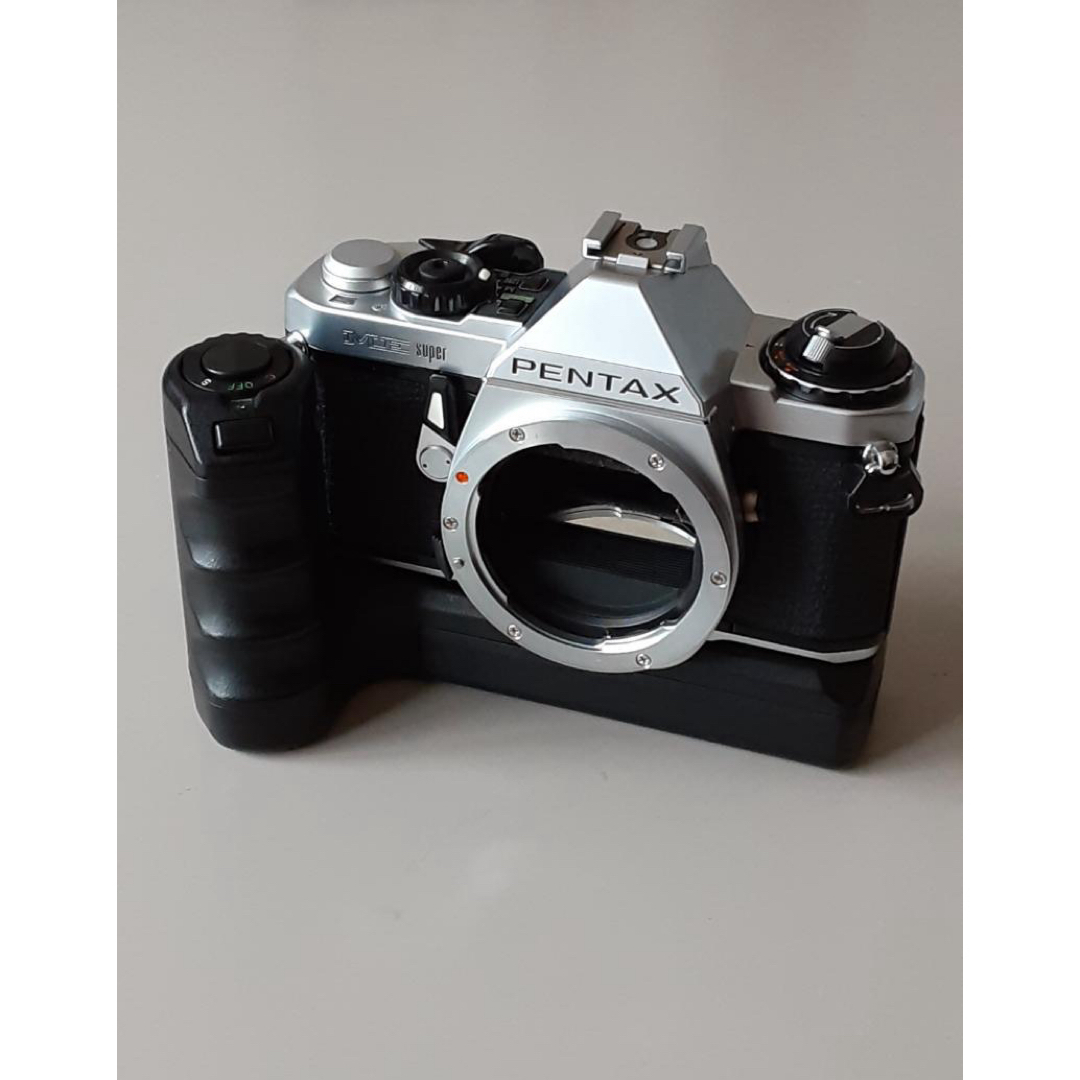 PENTAX ME Super - レンズとワインダー付きセット スマホ/家電/カメラのカメラ(フィルムカメラ)の商品写真