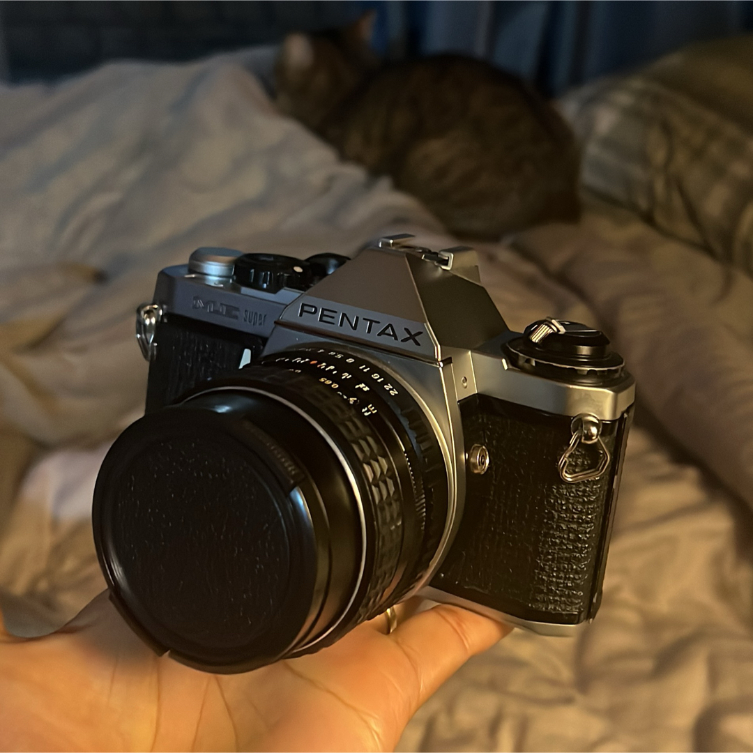 PENTAX ME Super - レンズとワインダー付きセット スマホ/家電/カメラのカメラ(フィルムカメラ)の商品写真