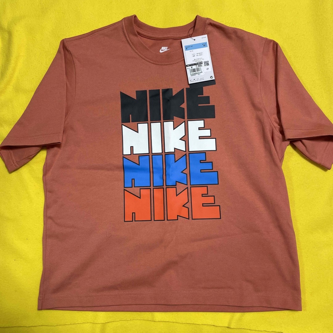 NIKE(ナイキ)のNIKE 半袖Tシャツ レディースのトップス(Tシャツ(半袖/袖なし))の商品写真