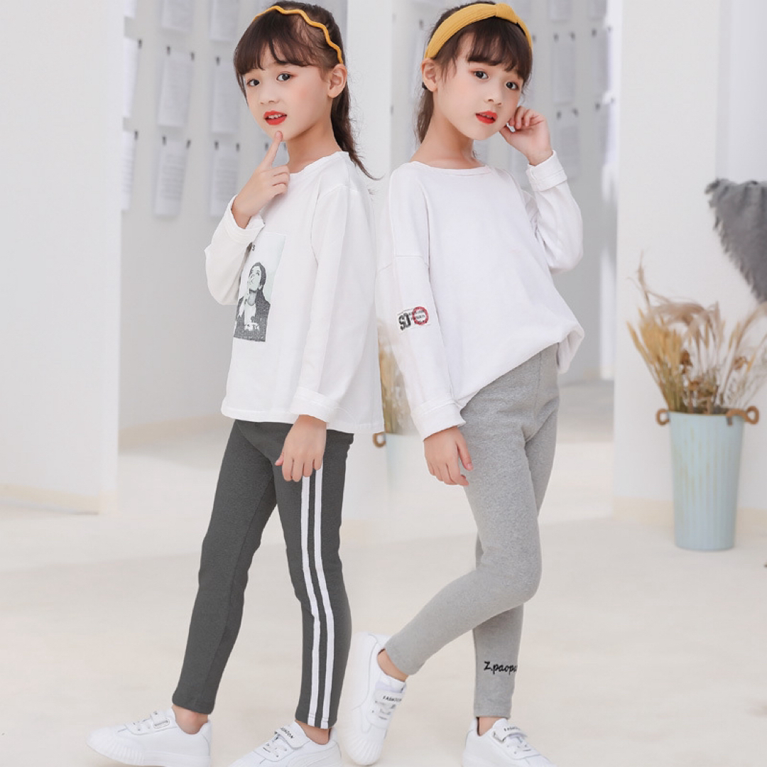 スポーティ♡キッズ レギンス 100 ダークグレー ロゴ入り シンプル 新品 キッズ/ベビー/マタニティのキッズ服女の子用(90cm~)(パンツ/スパッツ)の商品写真