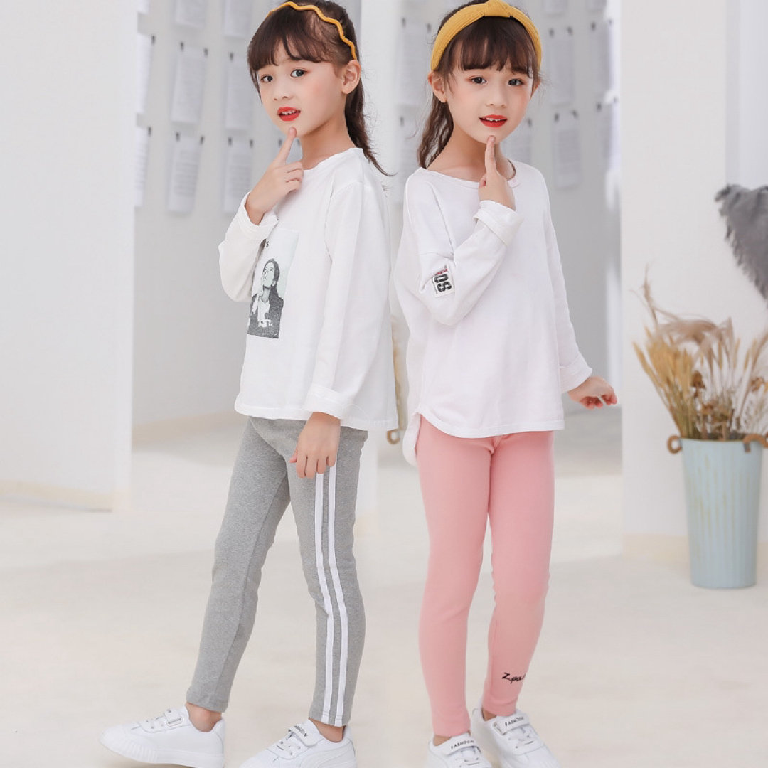 スポーティ♡キッズ レギンス 100 ダークグレー ロゴ入り シンプル 新品 キッズ/ベビー/マタニティのキッズ服女の子用(90cm~)(パンツ/スパッツ)の商品写真