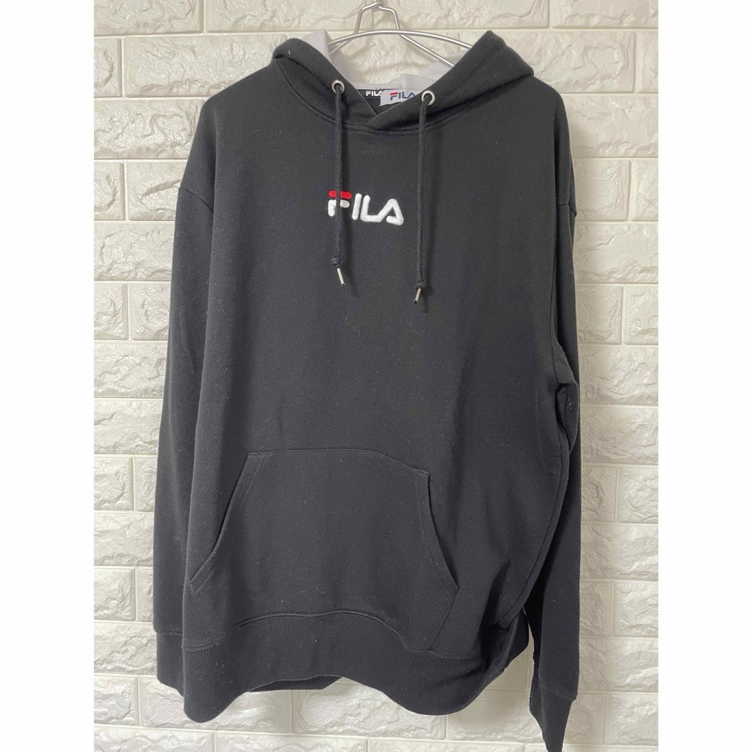 FILA(フィラ)のFILA フィラ プルオーバーパーカー Lサイズ ブラック ロゴ刺繍 美品 メンズのトップス(パーカー)の商品写真