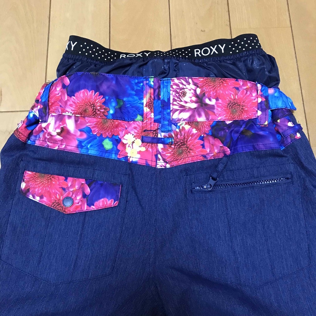 Roxy(ロキシー)のレディス ロキシー スノーボード パンツ 蜷川実花 コラボ スポーツ/アウトドアのスノーボード(ウエア/装備)の商品写真