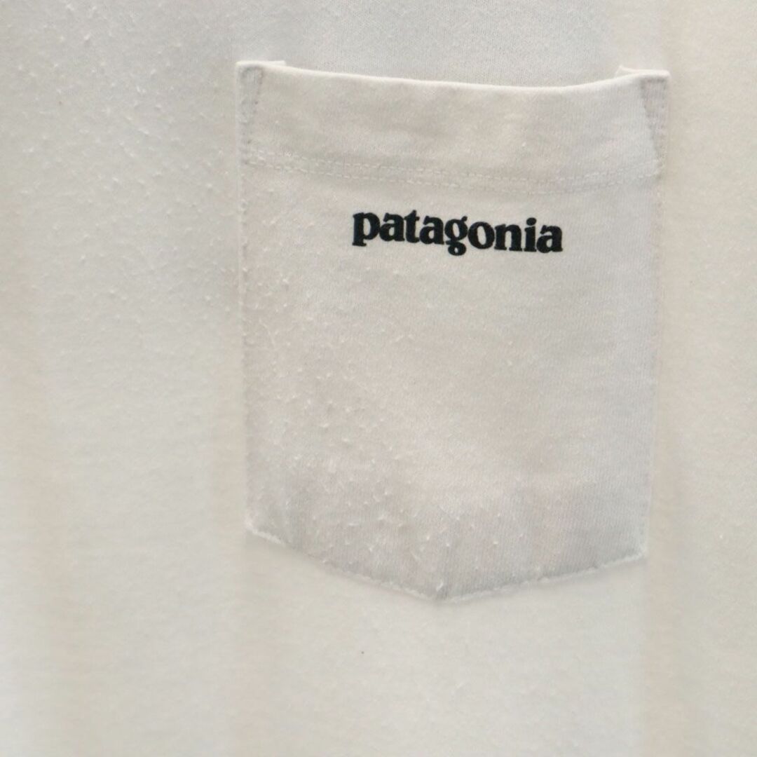 patagonia(パタゴニア)のパタゴニア バックプリント 半袖 アウトドア Tシャツ S ホワイト系 patagonia 胸ポケット メンズ 古着 【240324】 メール便可 メンズのトップス(Tシャツ/カットソー(半袖/袖なし))の商品写真