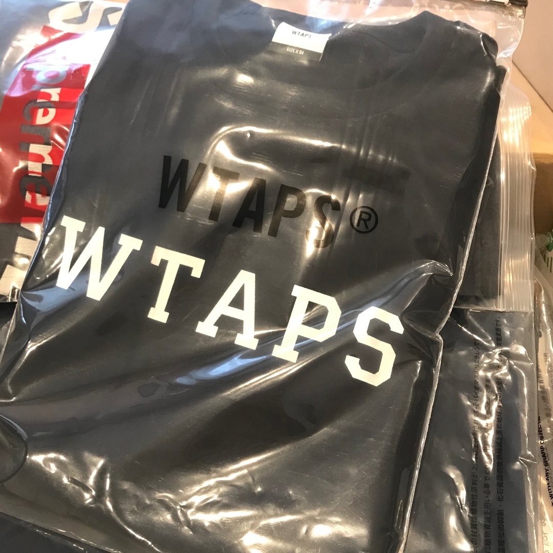 W)taps(ダブルタップス)の新品　Wtaps COLLEGE / LS / COTTON BLACK メンズのトップス(Tシャツ/カットソー(七分/長袖))の商品写真