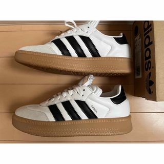 アディダス(adidas)のadidas Samba XLG  フットウェアホワイト　ガム(スニーカー)